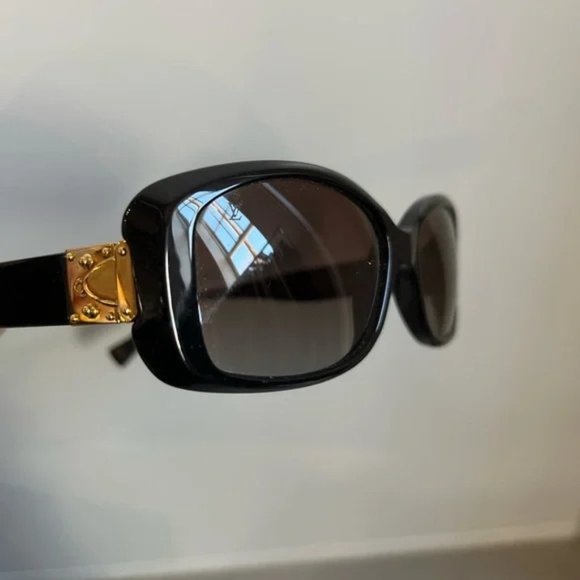 Louis Vuitton Soupcon PM Black Gold-Hinged Sunglasses main image 5